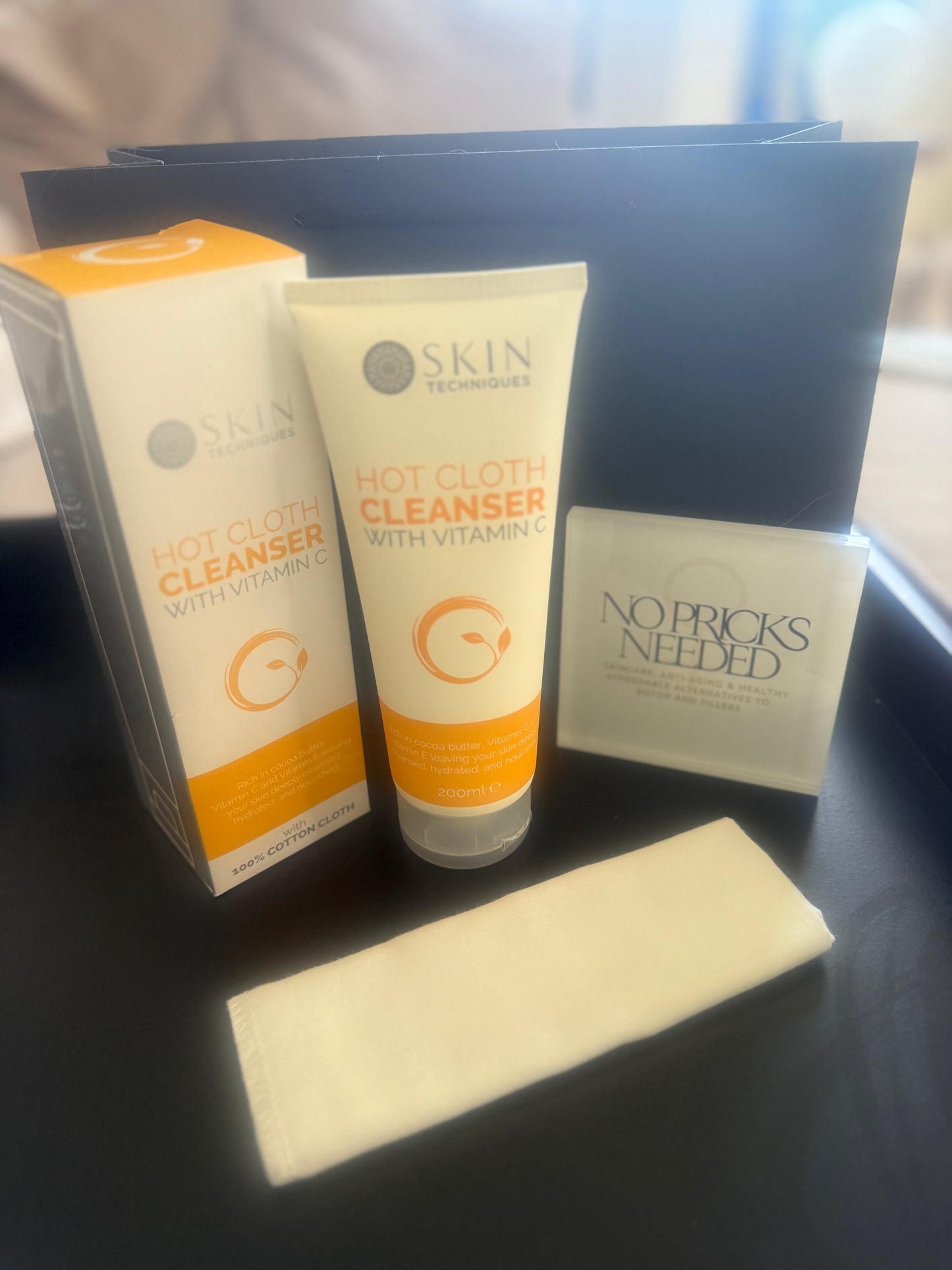 Hot cloth cleanser